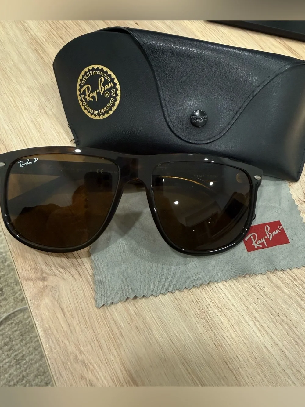 Ray-Ban Wayfarer Polarized Sunglasses
